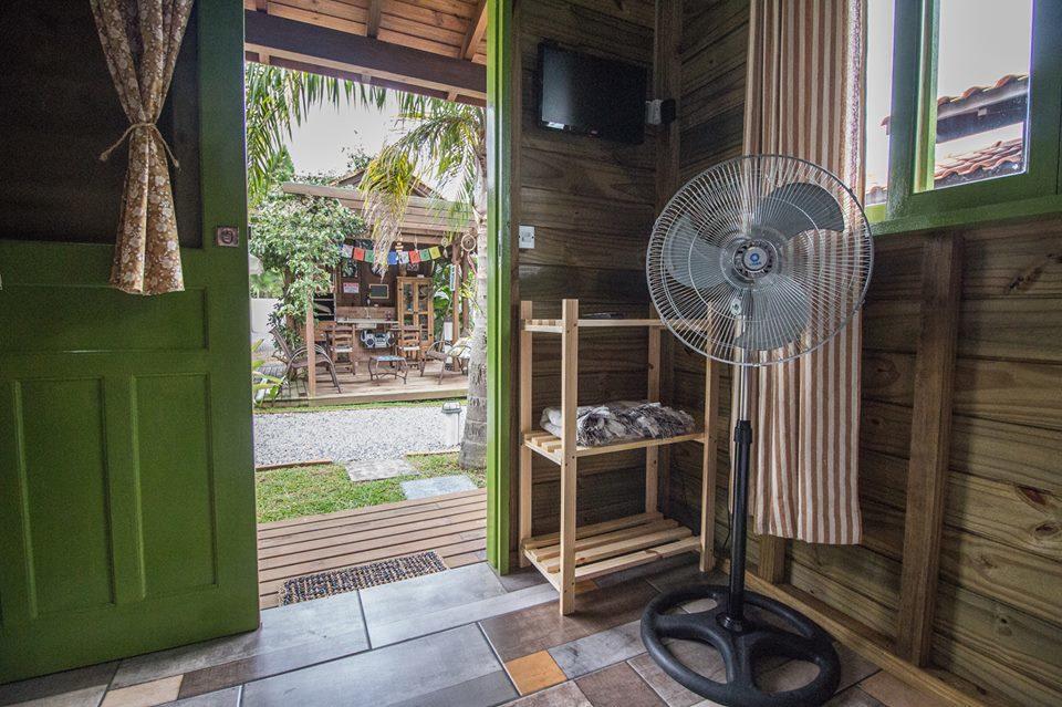 Meio Roots Cabanas De Aluguel Hotel Praia do Rosa Ngoại thất bức ảnh